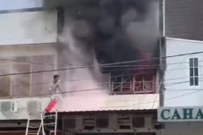 Toko Emas di Pasar Sentral...