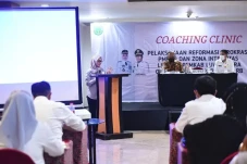 Pemkab Lutra Gelar Coaching...