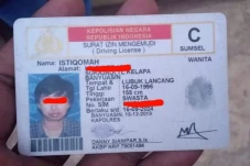 Wanita Ini Palsukan...