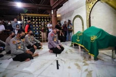 Melayat Langsung Buya...