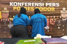 Pembunuh Wanita Paruh...