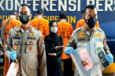 Perang Lawan Penjahat...