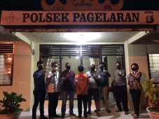 Terinspirasi Film Porno,...