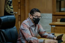 Jadi Suvenir Bagi Delegasi...