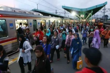 Rute Baru, Penumpang...