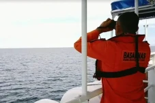 Tim Basarnas Masih Cari...