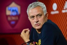 Jose Mourinho Siap Bajak...