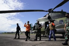 TNI AU Kerahkan Helikopter...