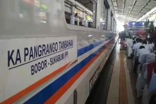 1 Juni 2022, Penumpang...