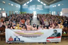 Ratusan Emak-emak di...