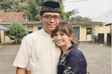 Makam Ibu Vanessa Angel...