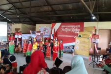 Peringati Hari Lahir...