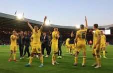 Pelatih Ukraina Dedikasikan...