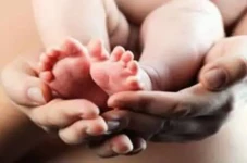 Bayi yang Dibuang Ibunya...