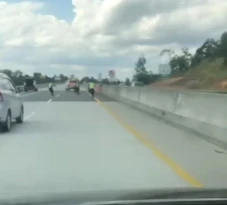 Pengendara Motor yang...