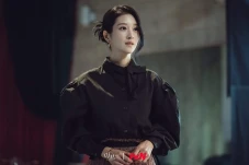 Panduan Nonton Eve,...