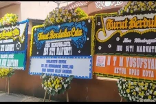 Profil Siti Marwati,...