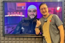 Arie Untung Unggah Video...