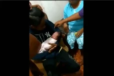 Bayi Laki-laki Dibuang...