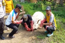 Warga di Blora Geger,...