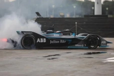 Gelar Balapan Formula...