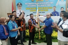 Jadi Calon Tunggal,...