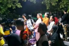 Ratusan Emak-emak di...