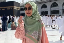 Nassar Ajak Kencan,...
