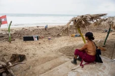 Pantai yang Jadi Surganya...