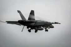 Jet Tempur F/A-18 Super...