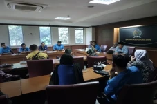 Haris Pertama Gelar...