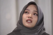 Putri Delina Merasa...
