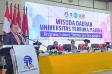 Motivasi Wisudawan UT...