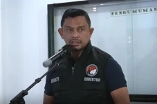 Polisi Gerebek Pesta...