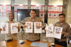Polisi Tetapkan 3 Pimpinan...
