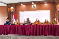 Jadi Dosen Tamu di Uniprima,...