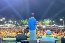 Profil Ustaz Abdul Somad,...