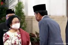Resmi, Jokowi Perpanjang...