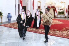 Jokowi dan Menlu Arab...