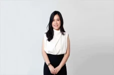 Mulai di Singapura,...