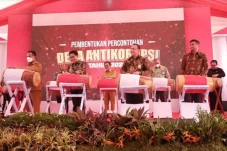 10 Gubernur Berkumpul...