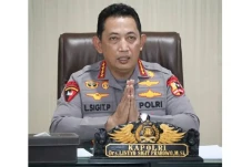 Kapolri Tinjau Kembali...