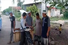 Warga Kampung Khilafah...