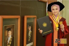 Kisah Rein, Masuk Unpad...