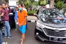 Gagal Rampok Taksi Online,...