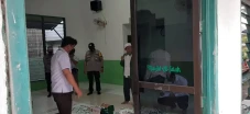 Polda Jatim Geledah...