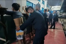 Geledah Narkoba, Petugas...