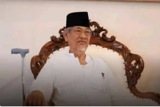 KH Dimyati Rois Wafat,...