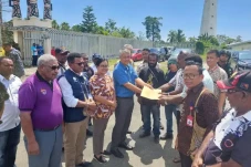 2 WNI Ditahan di Papua...