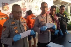Mantan Kades dan 2 Warga...